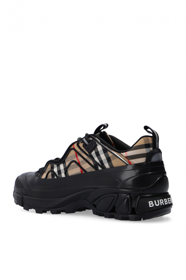 Sneakers with logo Burberry - Emma Watson s parade of